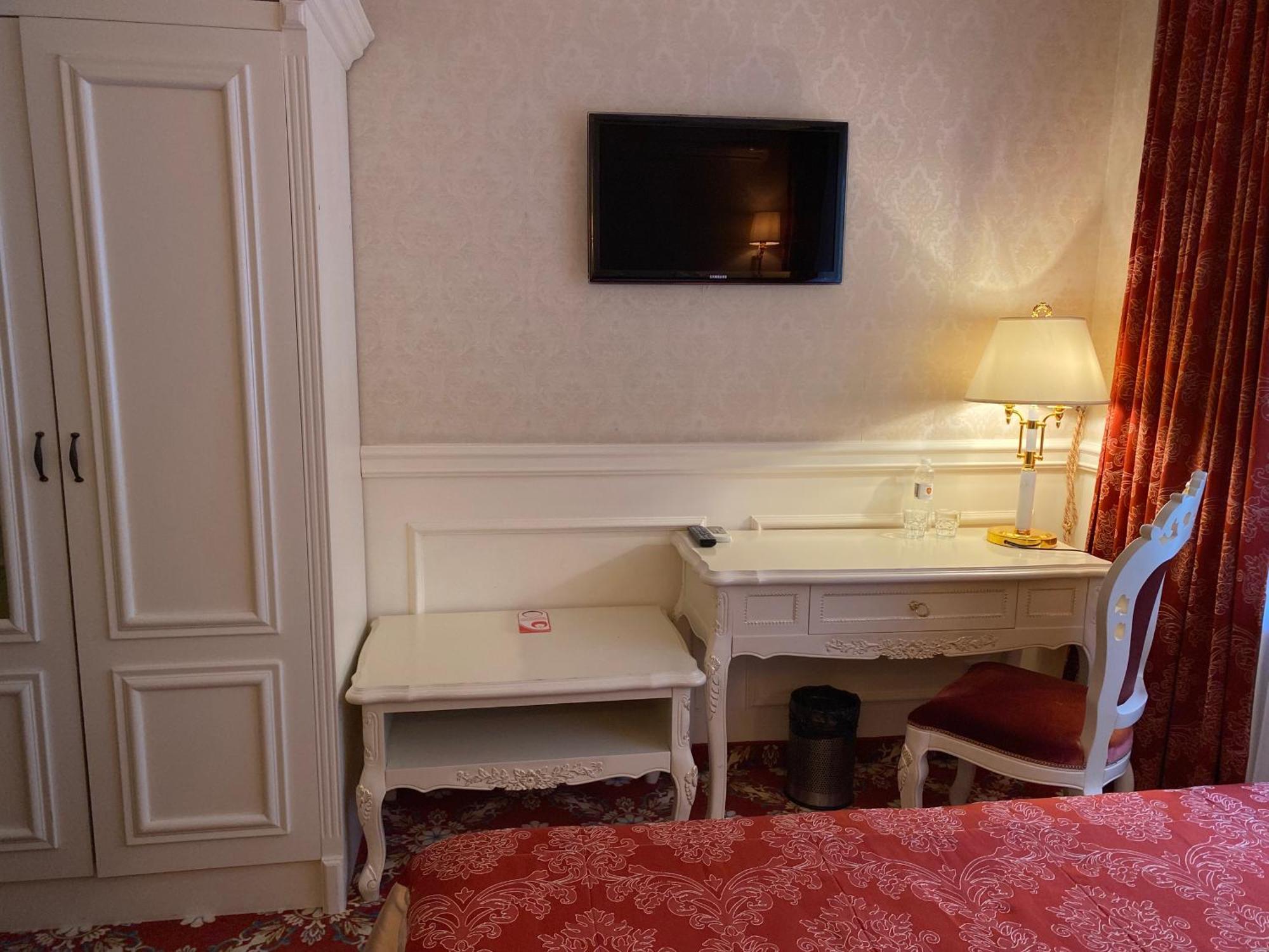 Royal Olympic Hotel كييف الغرفة الصورة